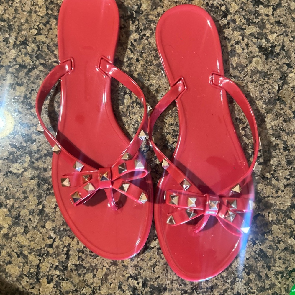 NWOT Red Rockstud Bow Flip Flops Women's Sandals